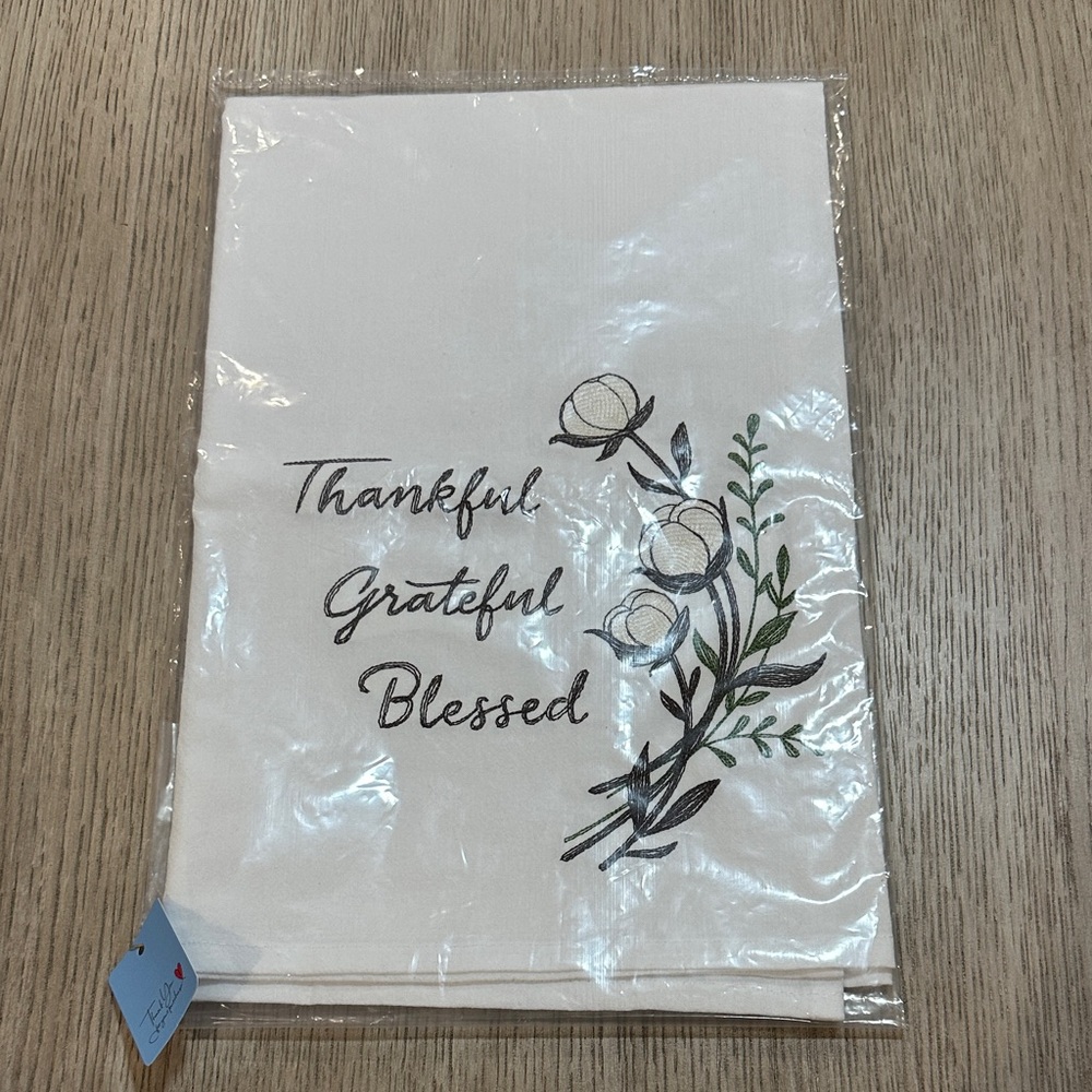NWT White Thankful Grateful Blessed Tea Towel